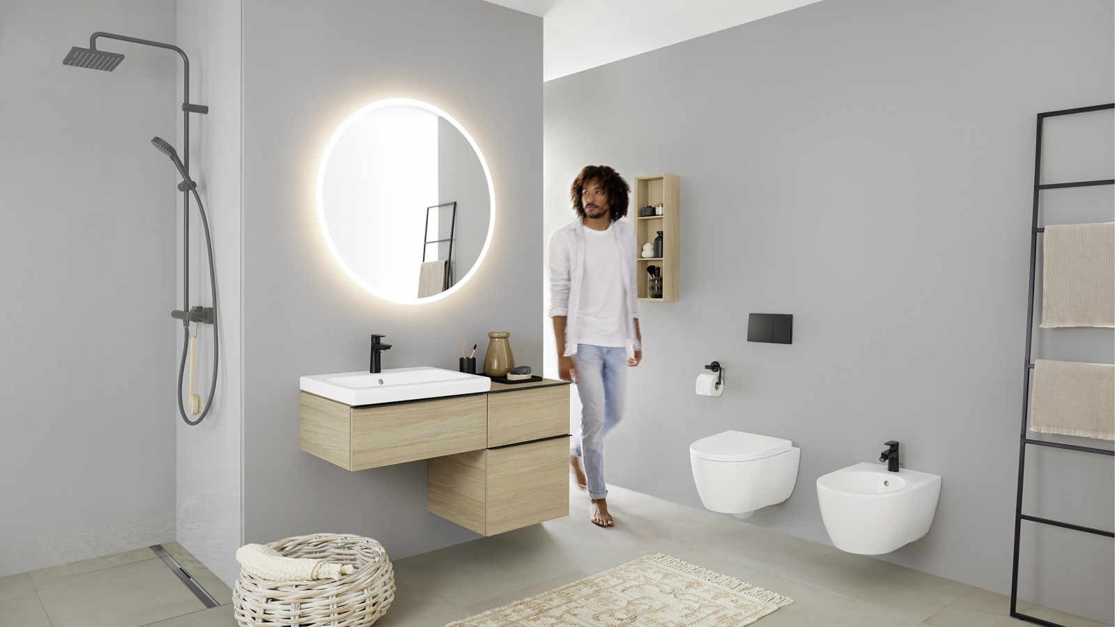 Geberit iCon bathroom with wall-hung WC and wall-hung bidet Geberit iCon bathroom with wall-hung WC and wall-hung bidet