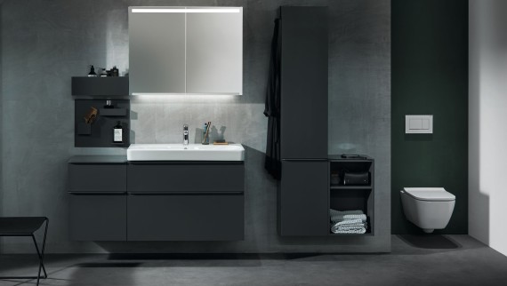 A wall-hung Geberit Smyle Square WC installed in a niche A wall-hung Geberit Smyle Square WC installed in a niche