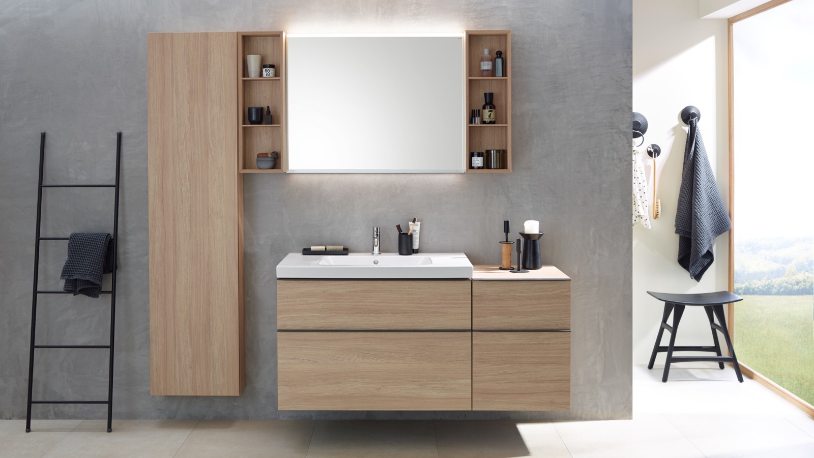 Washplace with bathroom furniture from the Geberit iCon bathroom series Washplace with bathroom furniture from the Geberit iCon bathroom series