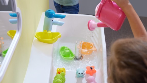 Geberit Bambini play and washspace with dammable basin Geberit Bambini play and washspace with dammable basin