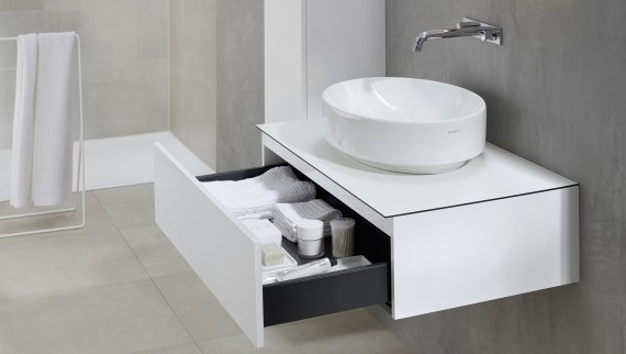 Geberit VariForm round lay-on washbasin with washbasin cabinet (© Geberit)