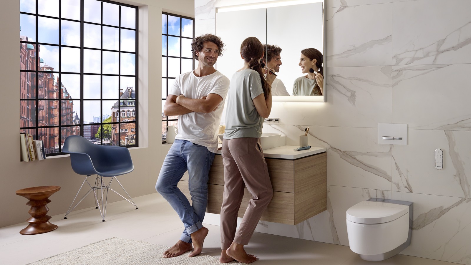 Morning or night, the Geberit ComfortLight mirror offers the perfect lighting conditions at all times Morning or night, the Geberit ComfortLight mirror offers the perfect lighting conditions at all times