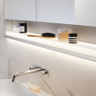Geberit ONE mirror cabinet with ComfortLight and shelf surface under the mirror Geberit ONE mirror cabinet with ComfortLight and shelf surface under the mirror