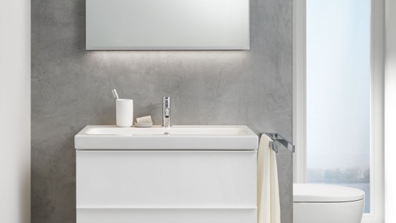 Geberit iCon bathroom with washbasin and mirror