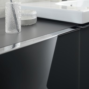 Acanto washbasin cabinet with chrome handle