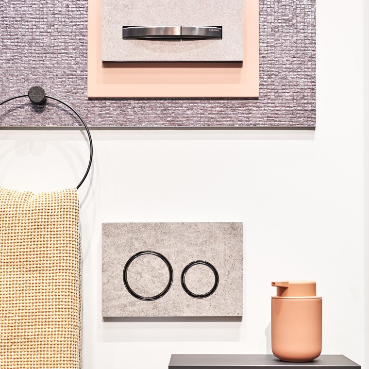 A mix of materials in the bathroom creates more cosiness