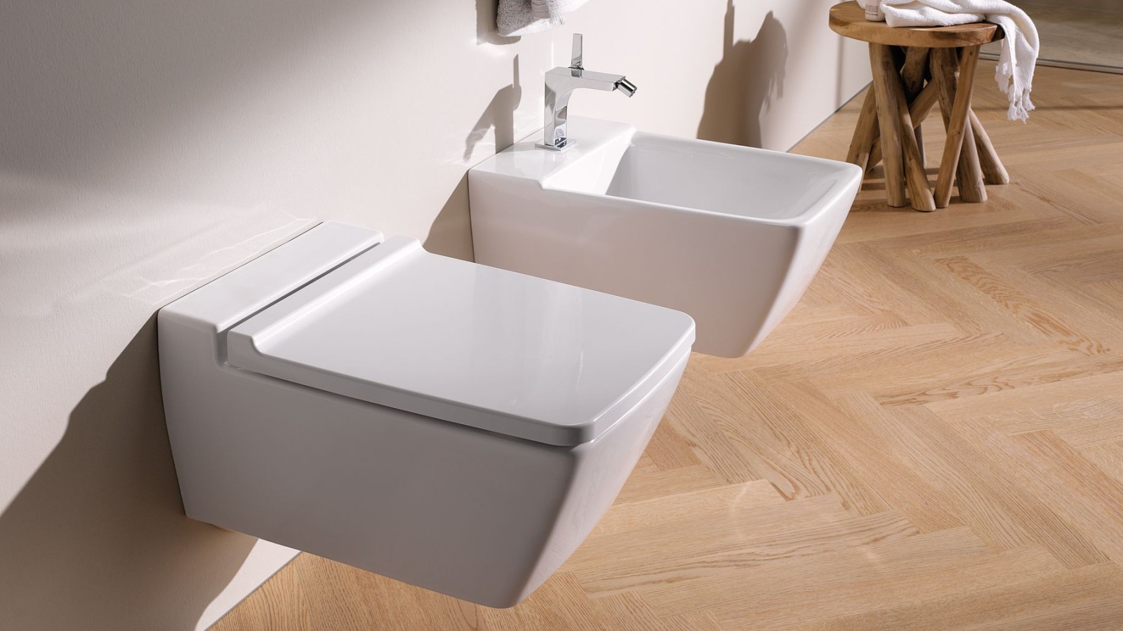 Geberit Xeno² bathroom series featuring WC and bidet without overflow, with clou Geberit Xeno² bathroom series featuring WC and bidet without overflow, with clou