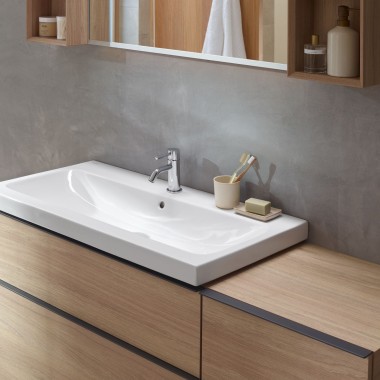 Washbasin area bathroom furniture made of wood from the Geberit iCon series
