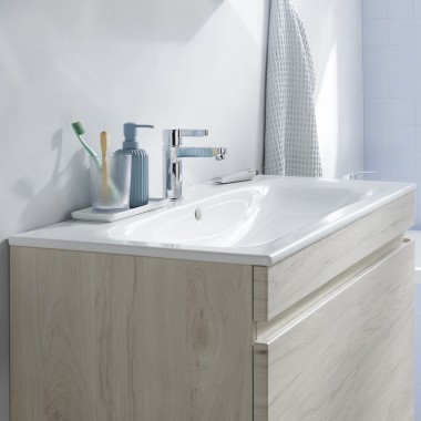 Geberit Renova Plan standard washbasin with wide rim