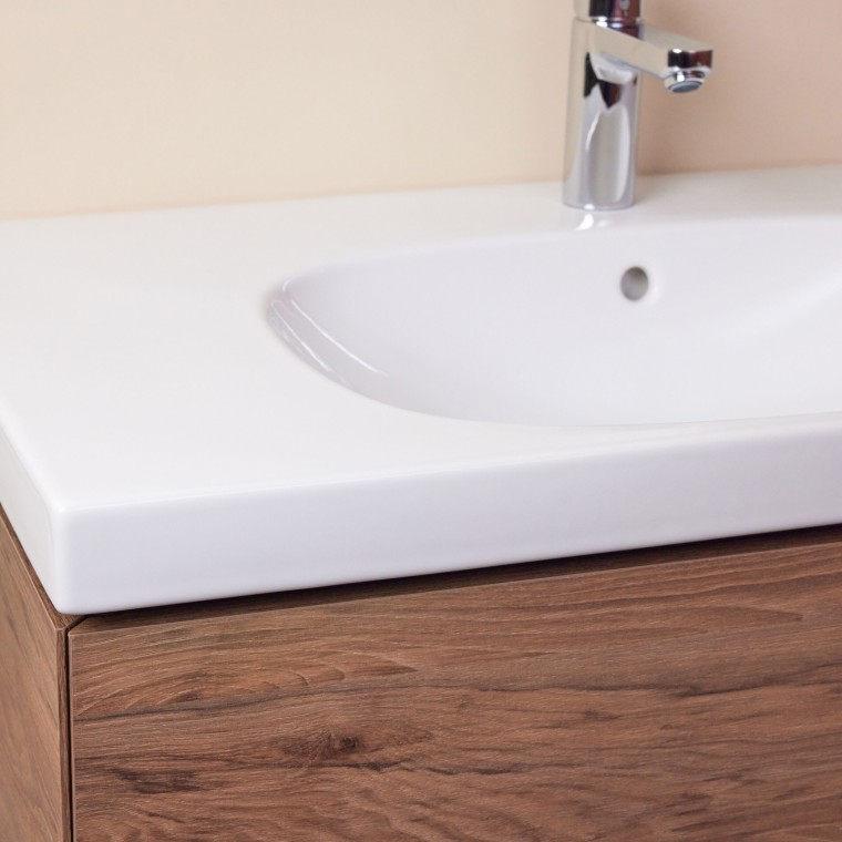 In the Mix & Match washbasin range, you can combine ceramic appliances and furniture from three Geberit bathroom series, such as a Geberit Acanto washbasin with a Geberit ONE cabinet here