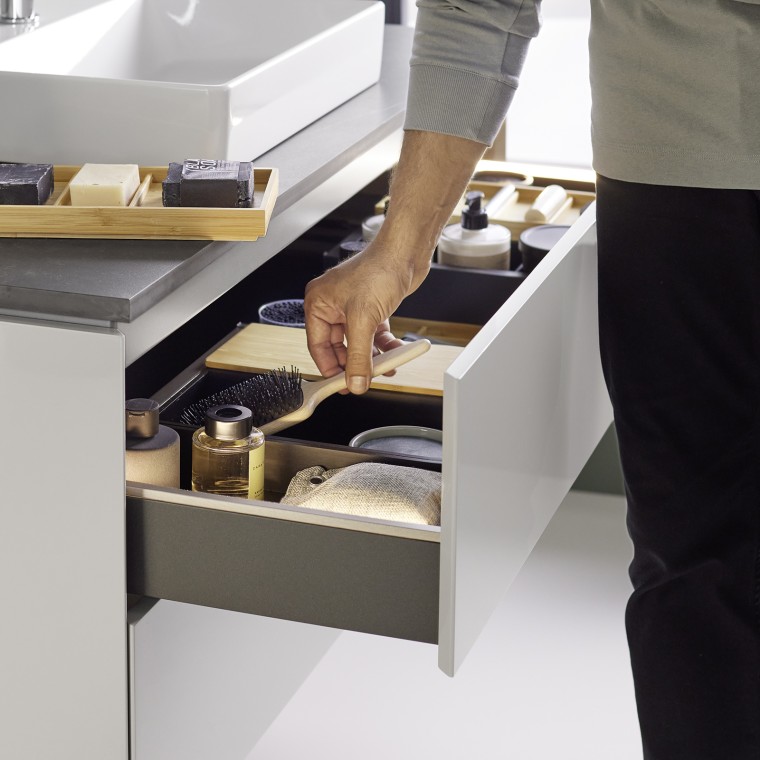 Modular organisation system with practical compartments