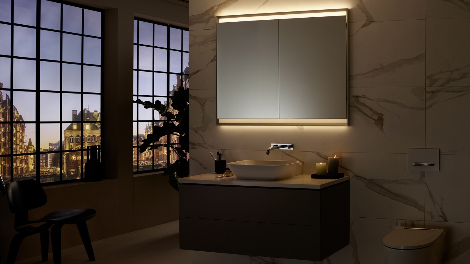 Geberit ONE mirror cabinet with ComfortLight