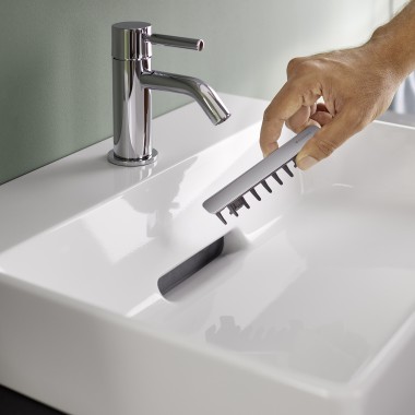 CleanDrain washbasin waste with comb insert