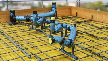 Use of Geberit Silent-db20 in concrete slabs with the cast-in concrete bracket