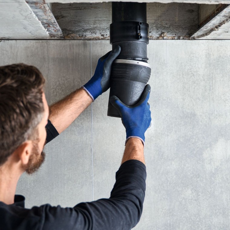 Installation of a Geberit Silent-db20 Offset fitting Installation of a Geberit Silent-db20 Offset fitting