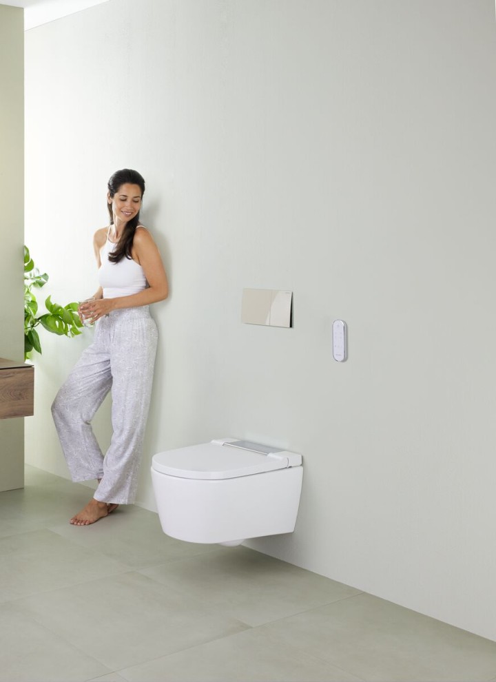 Geberit AquaClea sela WC with Geberit VariForm washbasin Geberit AquaClea sela WC with Geberit VariForm washbasin