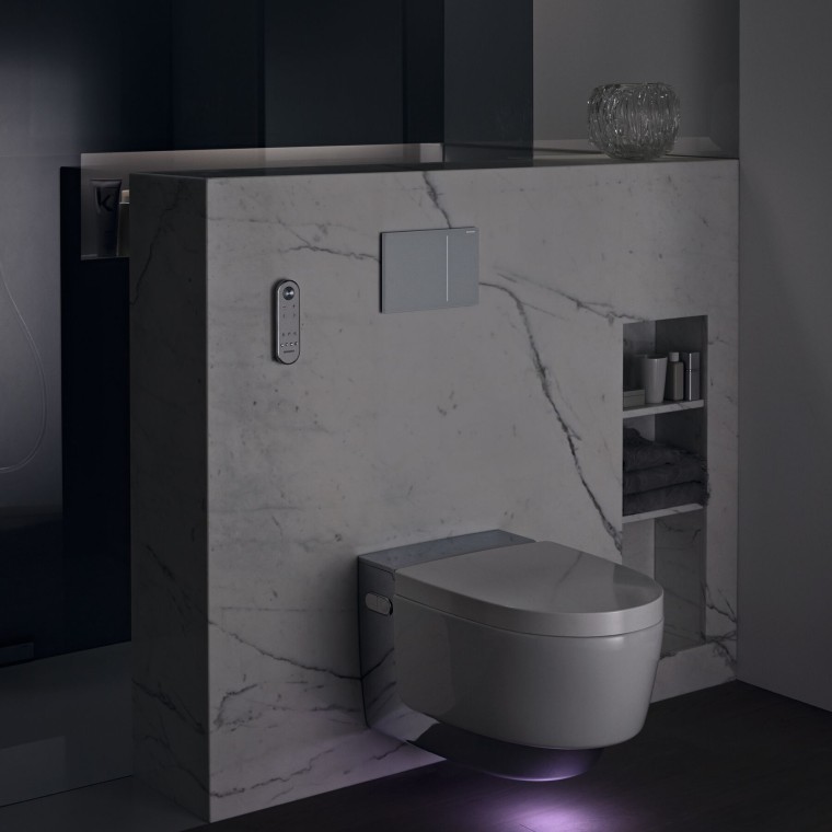 Geberit AquaCLean Mera Comfort chrome with orientation light Geberit AquaCLean Mera Comfort chrome with orientation light