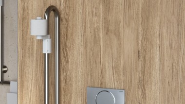 RF-controlled button on the pull-down rail