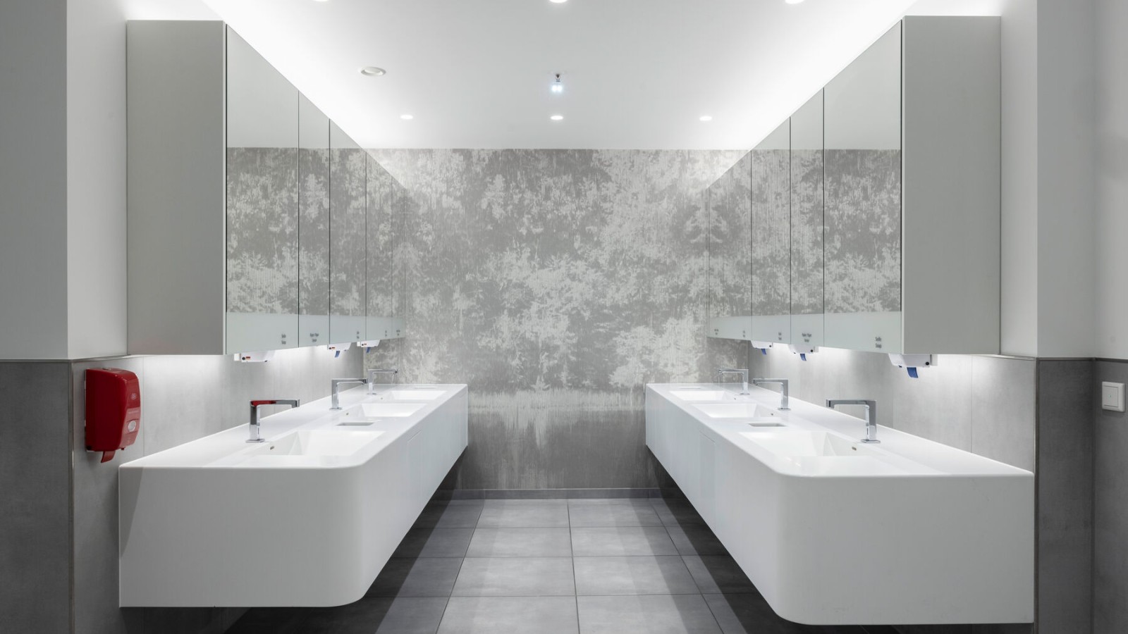 Direct power for controlling the Geberit Brenta deck-mounted tap is supplied by GEBUS cable via a Geberit Gateway. Direct power for controlling the Geberit Brenta deck-mounted tap is supplied by GEBUS cable via a Geberit Gateway.