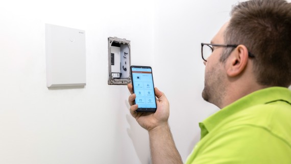 Controlling the Geberit Gateway via the Geberit Control app Controlling the Geberit Gateway via the Geberit Control app