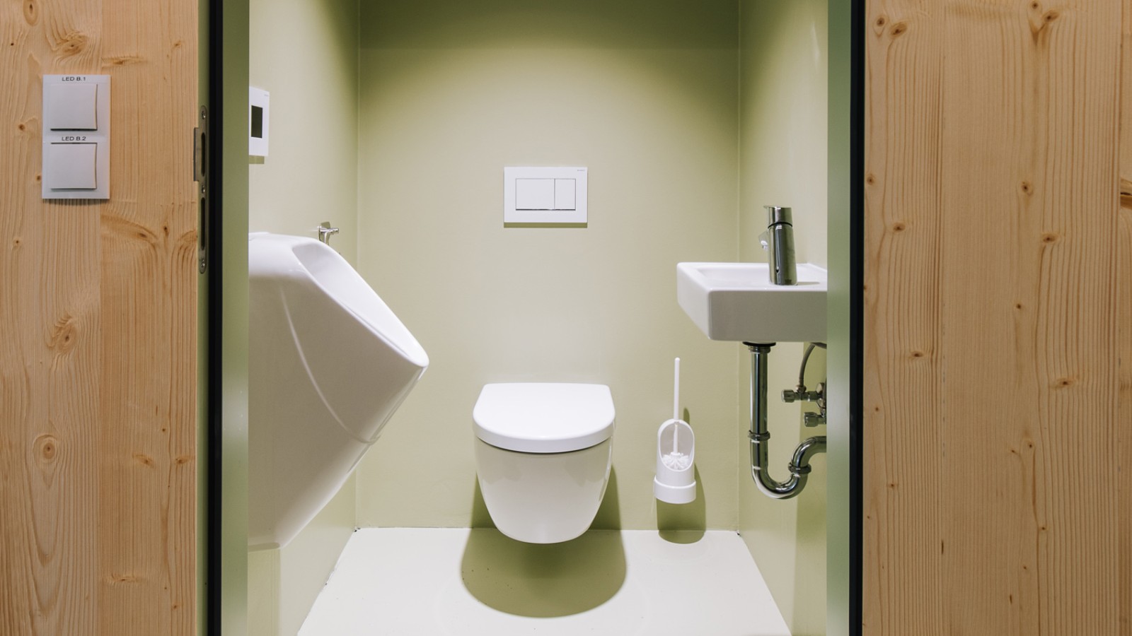 The bathrooms are fitted with Geberit Renova Plan ceramics (© Christian Repnik) The bathrooms are fitted with Geberit Renova Plan ceramics (© Christian Repnik)