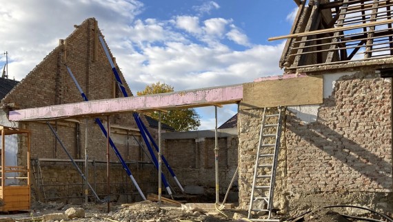 How it all began: the old barn in 2021 (© Anna W.)
