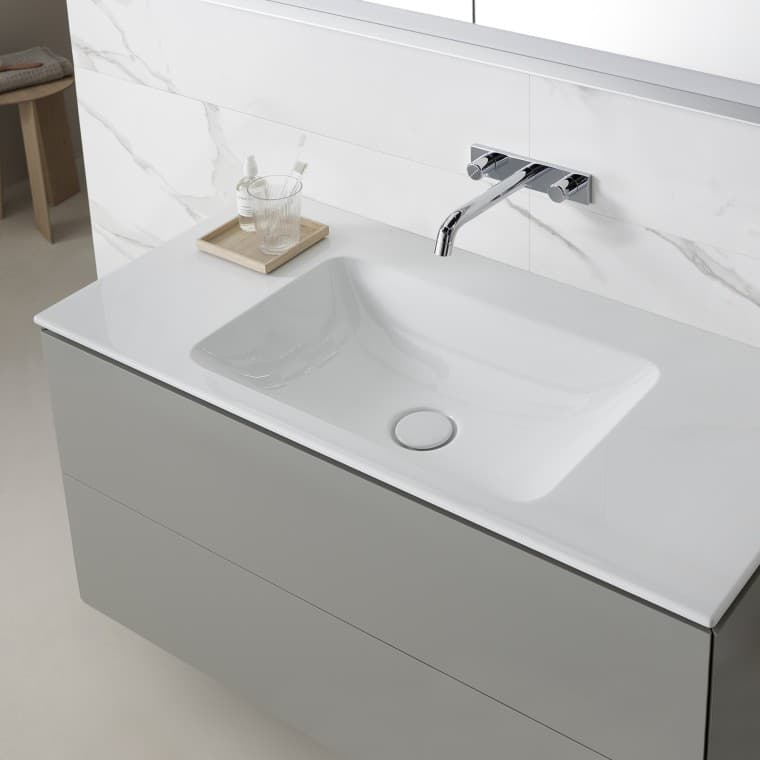 Geberit vanity basin with generous shelf surface Geberit vanity basin with generous shelf surface