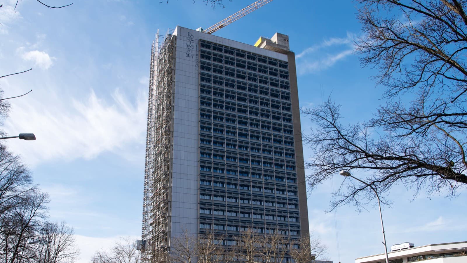 Renovation of the OMU 93 high-rise building in Bern, Switzerland Renovation of the OMU 93 high-rise building in Bern, Switzerland