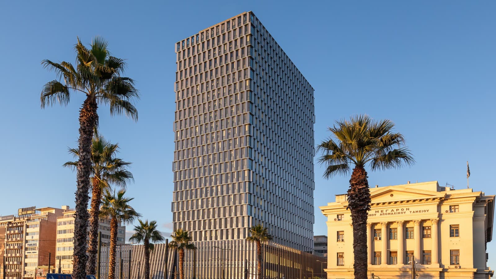 Piraeus Tower Athens (© George Fakaros) Piraeus Tower Athens (© George Fakaros)