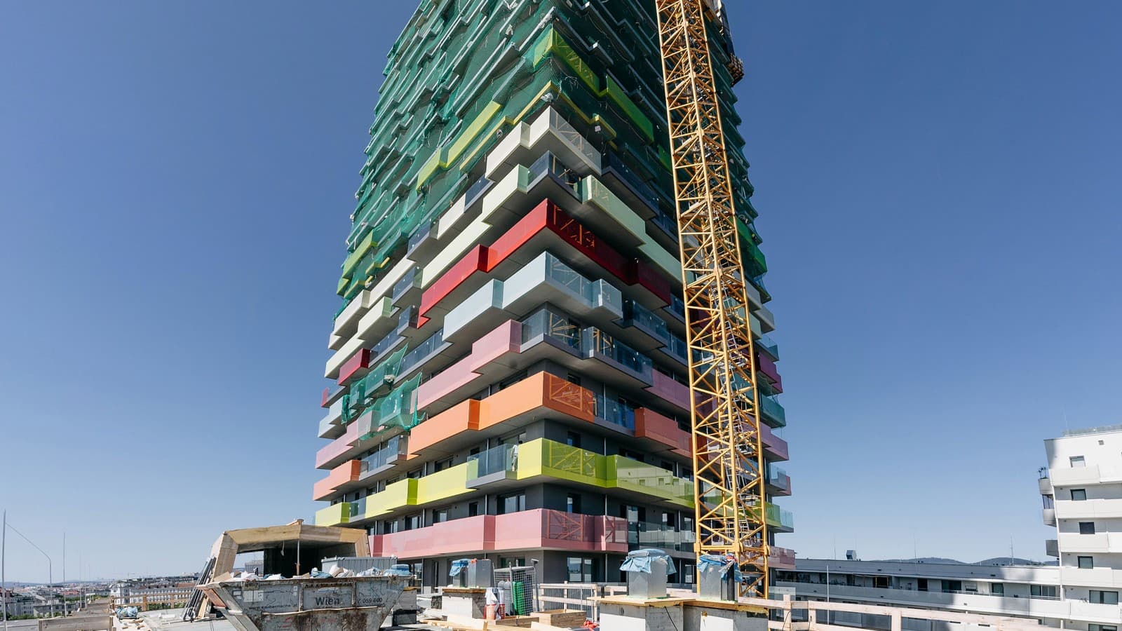 The colourful DS 90 residential building in the middle of Vienna, with 382 residential units The colourful DS 90 residential building in the middle of Vienna, with 382 residential units