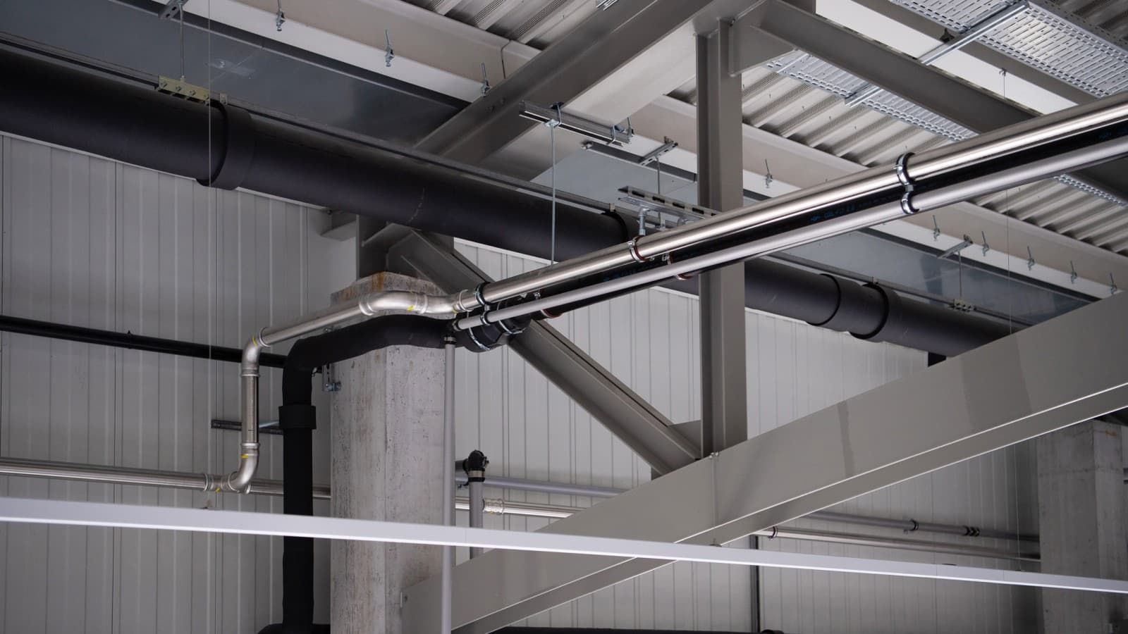 Geberit Mapress Stainless Steel for various media such as gas, compressed air and cooling Geberit Mapress Stainless Steel for various media such as gas, compressed air and cooling